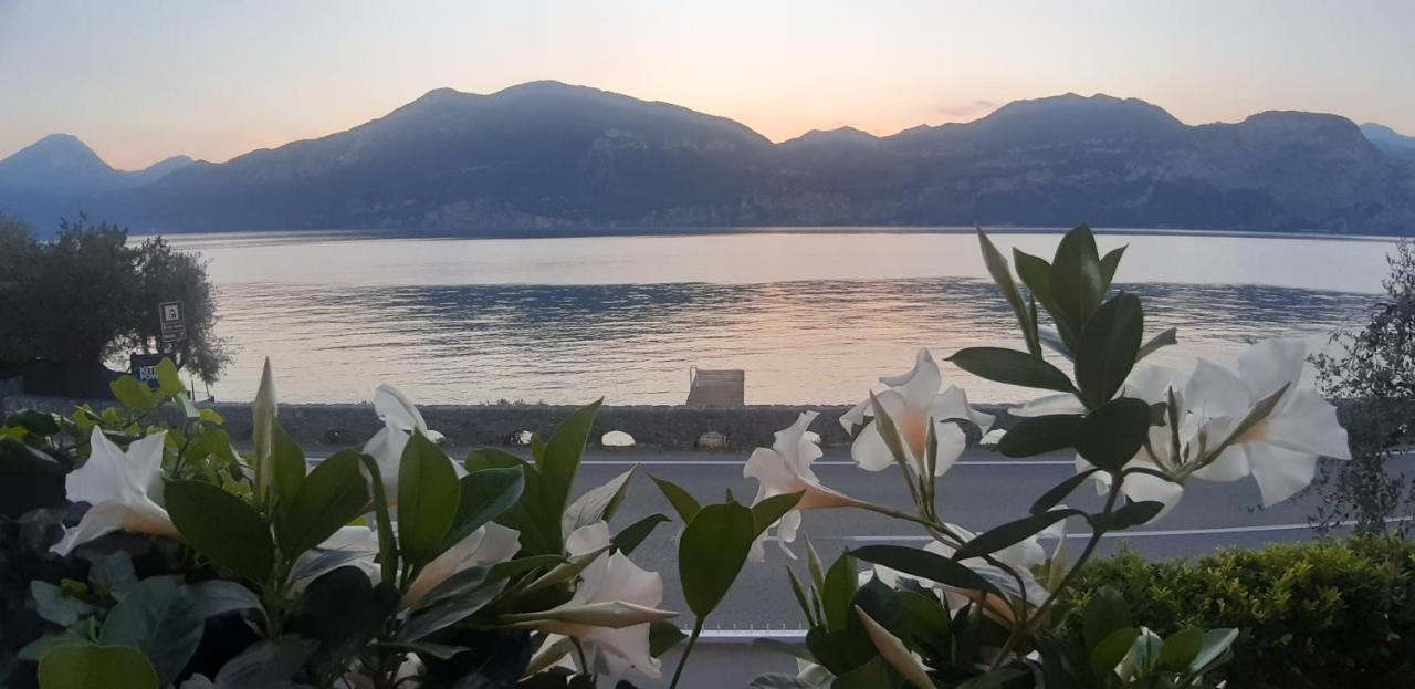 Casa sul Lago a Brenzone sul Garda Esterno foto
